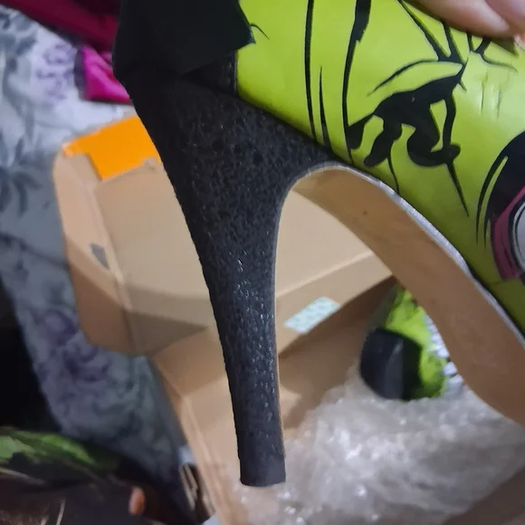 Iron Fist Neon Green Graphic Heels - Picture 2 of 4